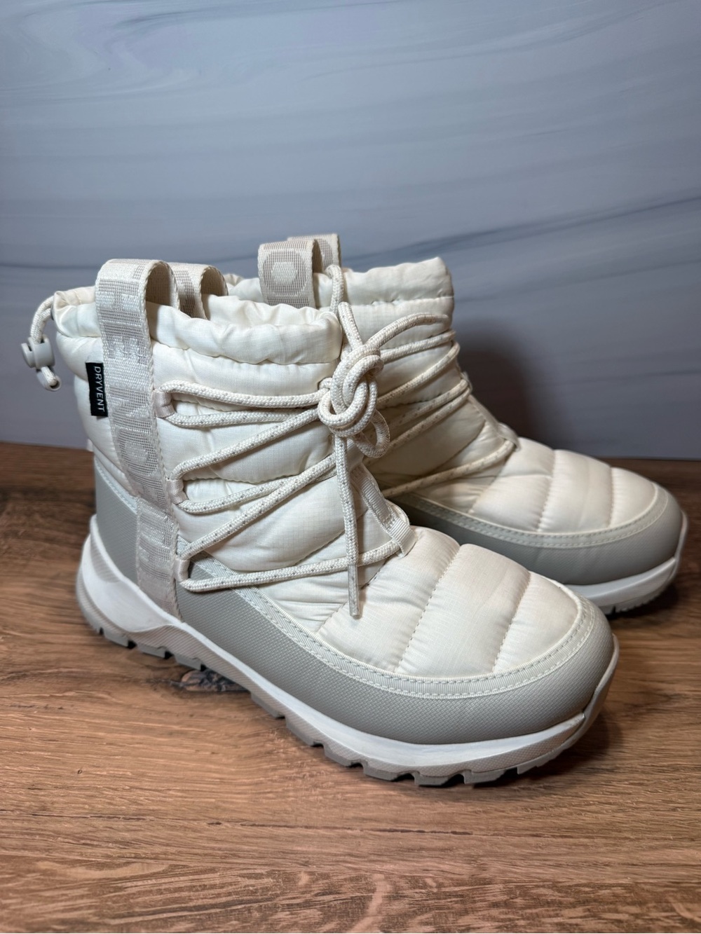 The North Face ThermoBall Lace Up Winter Boots Women 6 Cream NF0A5LWD